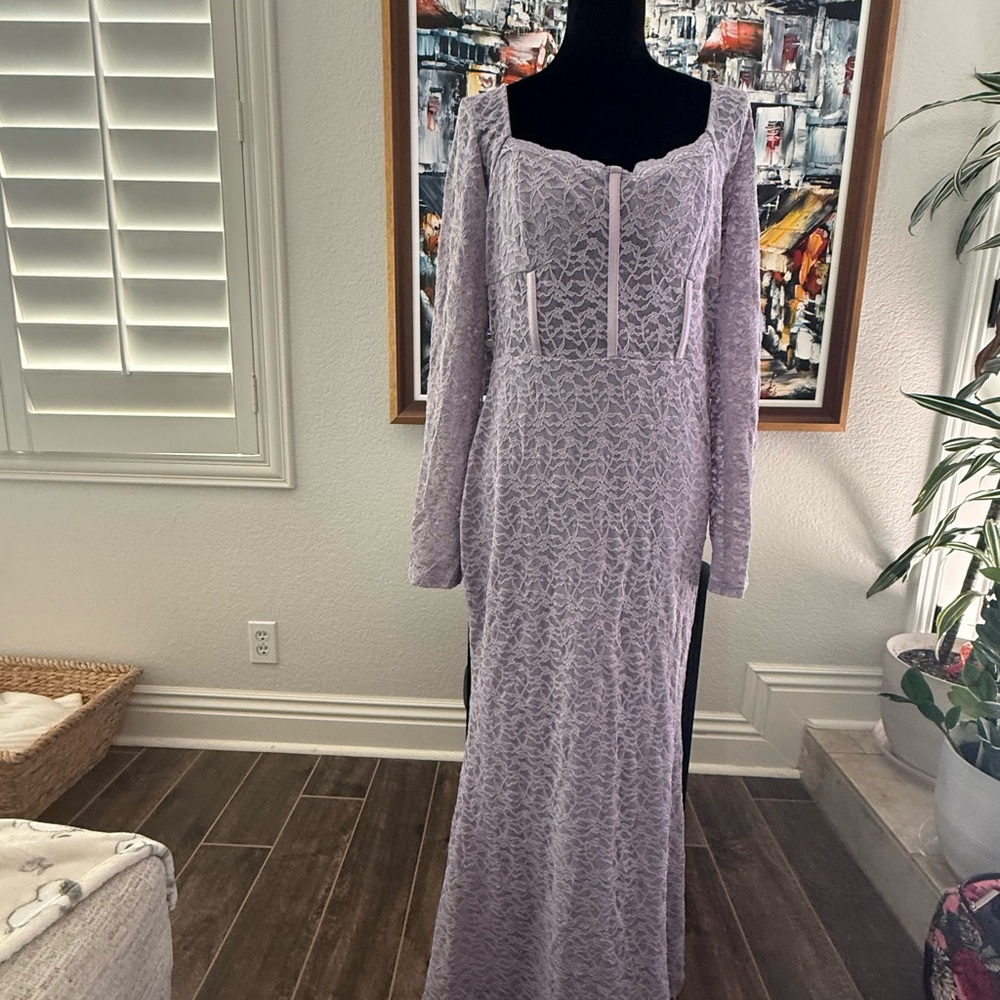 Fore, Elegant Lavender Lace Long Sleeve Dress size Lg.